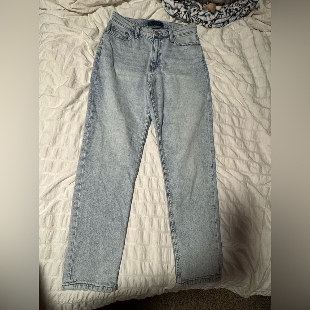 Aeropostale Light Wash Mom Jeans